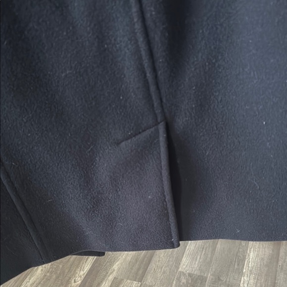 Woman’s navy overcoat - Picture 4 of 9